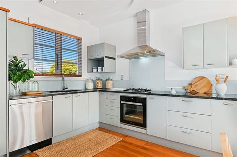 Photo of property in 35 Paparoa Street, Papanui, Christchurch, 8053