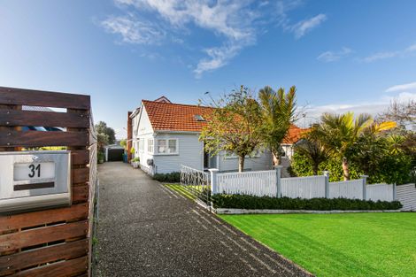 Photo of property in 31 Church Street, Northcote Point, Auckland, 0627