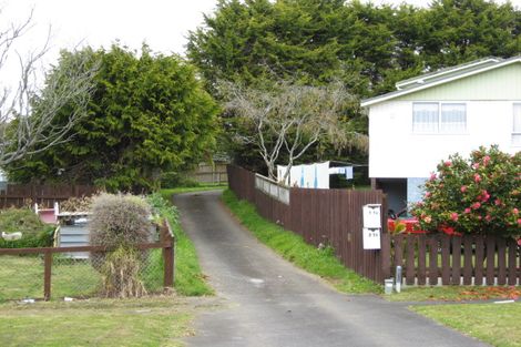 Photo of property in 1a Skeet Place, Merrilands, New Plymouth, 4312