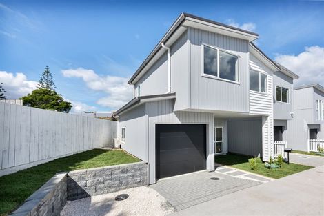Photo of property in 3e Kingdale Road, Henderson, Auckland, 0610