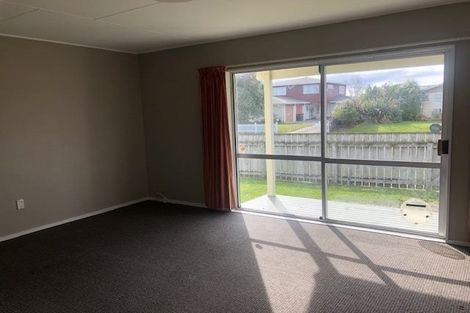 Photo of property in 2 Suzanne Grove, Kelvin Grove, Palmerston North, 4414