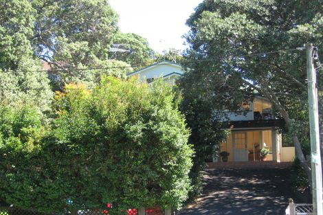 Photo of property in 76 Beach Road, Castor Bay, Auckland, 0620