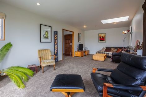 Photo of property in 37 Kahu Road, Paremata, Porirua, 5024