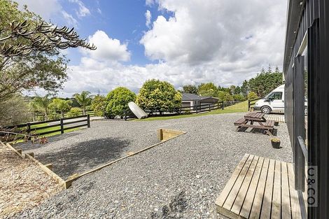 Photo of property in 371 Old North Road, Kumeu, 0892