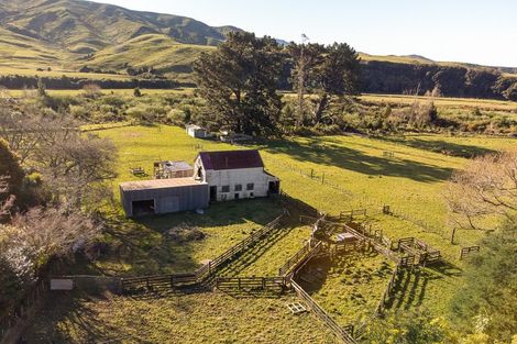 Photo of property in 318 Putara Road, Eketahuna, 4994