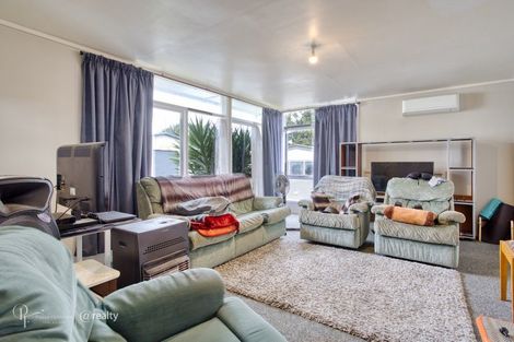 Photo of property in 6 Alamein Place, Pukekohe, 2120