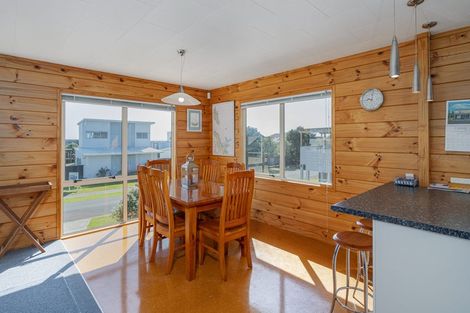 Photo of property in 102 Corokia Place, Matarangi, Whitianga, 3592