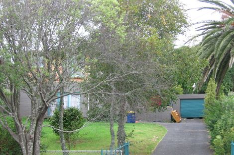 Photo of property in 16 Sea Vista Avenue, Beach Haven, Auckland, 0626