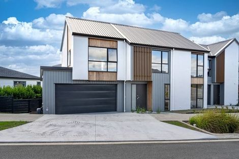 Photo of property in 54a Vinistra Road, Kumeu, 0810