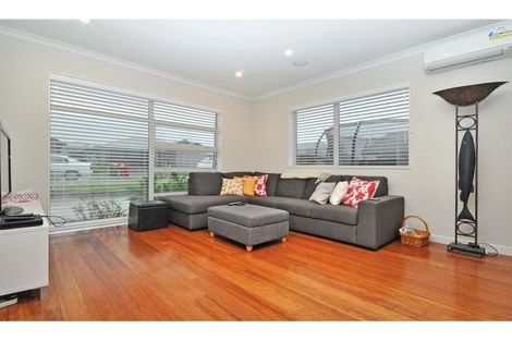 Photo of property in 7 Will Street, Huapai, Kumeu, 0810
