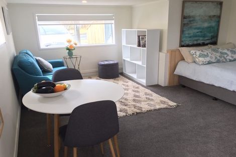 Photo of property in 1/1 Deuxberry Avenue, Northcote, Auckland, 0627