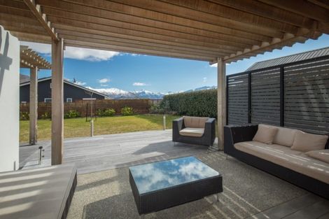 Photo of property in 7 Urquhart Place, Wanaka, 9305