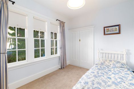 Photo of property in 104 Dyers Pass Road, Cashmere, Christchurch, 8022