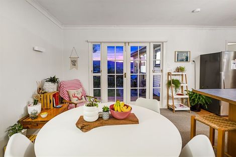 Photo of property in 36 Kiriwai Road, Paremata, Porirua, 5024