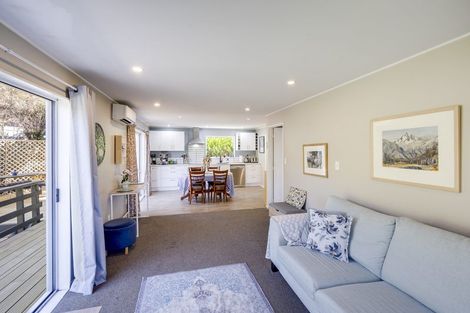 Photo of property in 2 Toop Street, Havelock North, 4130