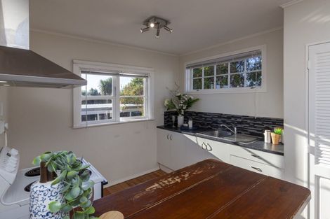 Photo of property in 6 Rewa Road, Raumati Beach, Paraparaumu, 5032
