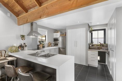 Photo of property in 12 Heretaunga Square, Silverstream, Upper Hutt, 5019