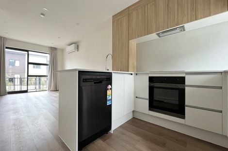 Photo of property in 5/60 Kelman Road, Kelston, Auckland, 0602