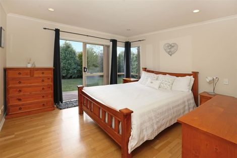 Photo of property in 81 Summerland Drive, Henderson, Auckland, 0612