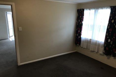 Photo of property in 40 Longburn Road, Henderson, Auckland, 0610