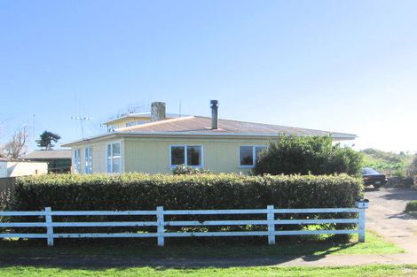 Photo of property in 1 Seabury Avenue, Foxton Beach, Foxton, 4815