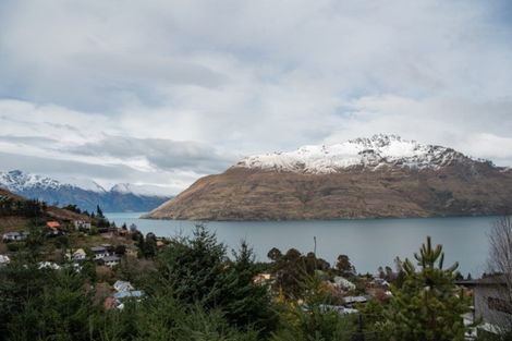 Photo of property in 38 Dart Place, Fernhill, Queenstown, 9300