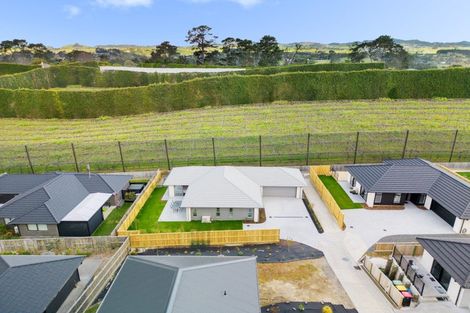 Photo of property in 18 Sam Heywood Place, Pyes Pa, Tauranga, 3112