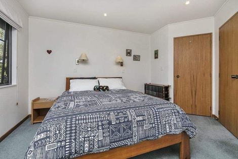 Photo of property in 1/70 Ocean View Road, Northcote, Auckland, 0627