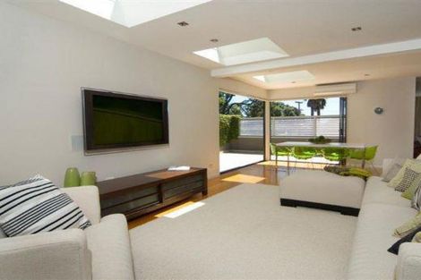 Photo of property in 11 Audrey Road, Takapuna, Auckland, 0620