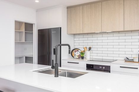 Photo of property in 2a Hoskins Avenue, Hillsborough, Auckland, 1042