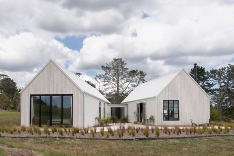 Photo of property in 20 Puke Road, Kumeu, 0891