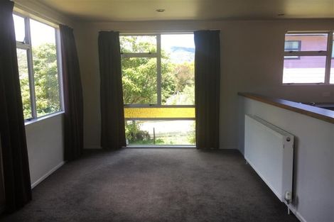 Photo of property in 13 Clapham Grove, Stokes Valley, Lower Hutt, 5019
