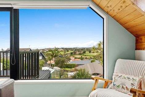 Photo of property in 32 Castaway Place, Gulf Harbour, Whangaparaoa, 0930