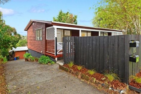Photo of property in 1/81 Fairclough Road, Beach Haven, Auckland, 0626