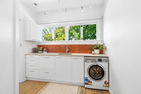 Photo of property in 166 Fendalton Road, Fendalton, Christchurch, 8052