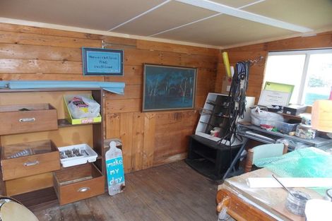 Photo of property in 13 Beach Street, Tangimoana, 4822