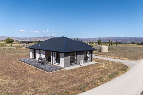 Photo of property in 21 Thyme Fields Road, Springvale, 9393