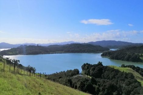 Photo of property in 68 Ranui Road, Karetu, 0283