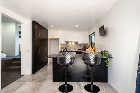 Photo of property in 11 Tamahine Street, Maupuia, Wellington, 6022