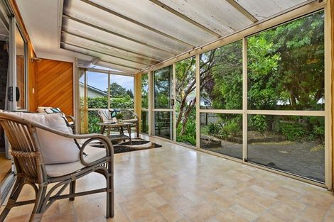 Photo of property in 30 Darren Crescent, Half Moon Bay, Auckland, 2012