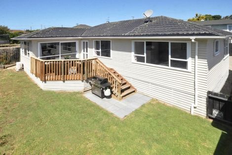 Photo of property in 86a Sylvan Crescent, Te Atatu South, Auckland, 0610