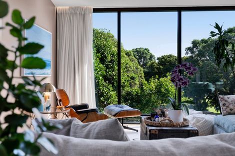 Photo of property in 12a Baring Terrace, Strandon, New Plymouth, 4312