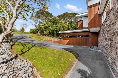 Photo of property in 603 East Coast Road, Browns Bay, Auckland, 0632