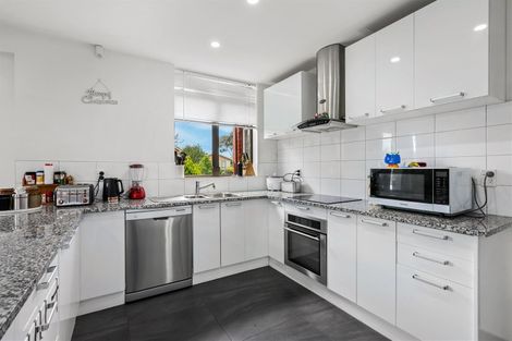 Photo of property in 15 Sawtell Place, Northcote, Christchurch, 8052