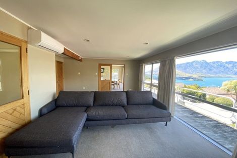 Photo of property in 32 Avalon Crescent, Fernhill, Queenstown, 9300