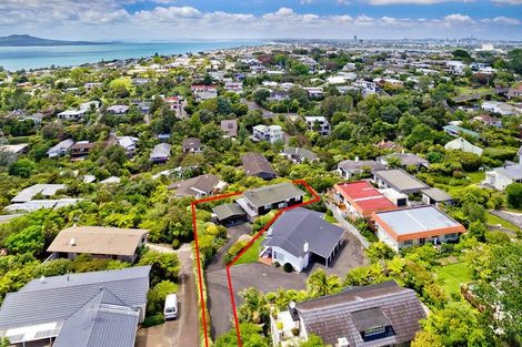 Photo of property in 1/35 Aberdeen Road, Castor Bay, Auckland, 0620