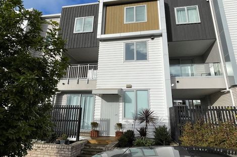 Photo of property in 7 Ceramic Lane, New Lynn, Auckland, 0600