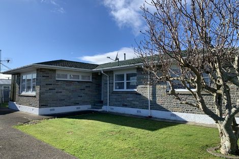 Photo of property in 3 Selwyn Street, Levin, 5510