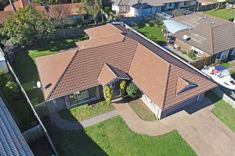 Photo of property in 52 Bob Charles Drive, Golflands, Auckland, 2013