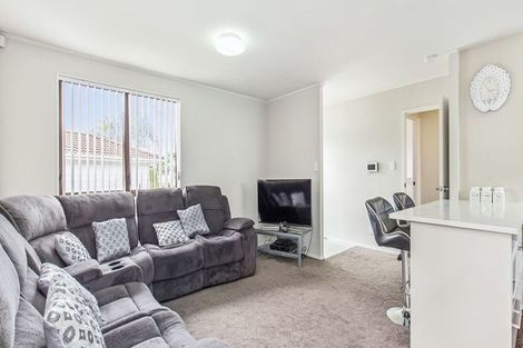 Photo of property in 5/1 Rebecca Rise, Weymouth, Auckland, 2103